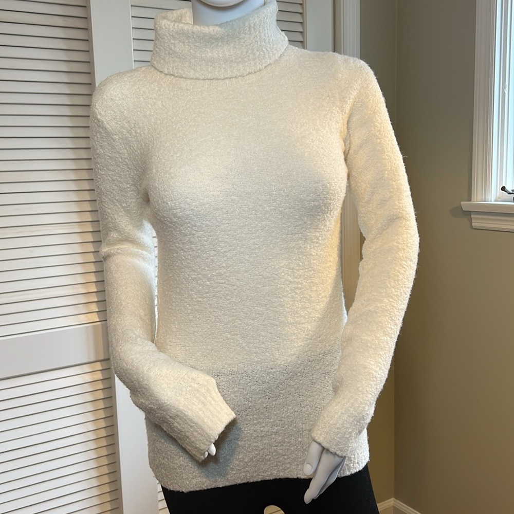 MERONA women’s turtleneck Size small
